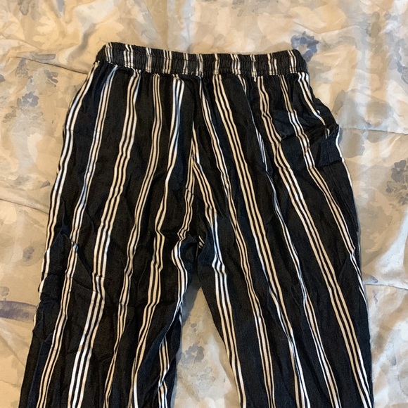 Bluenotes striped, flowy pants - Picture 2 of 3